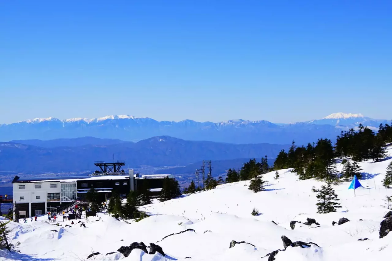 北八ヶ岳 坪庭から見える景色 中央アルプス・御嶽山方面