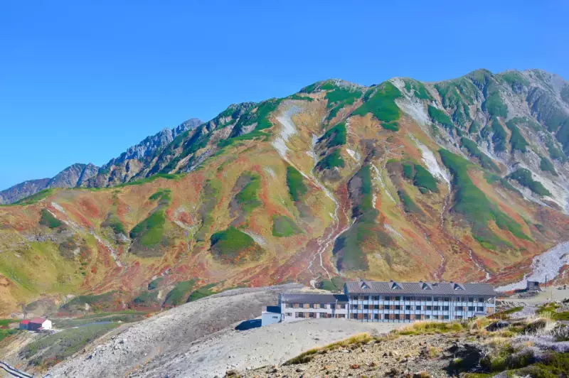 立山連峰 剣岳と剣御前 雷鳥沢 紅葉
登山 温泉