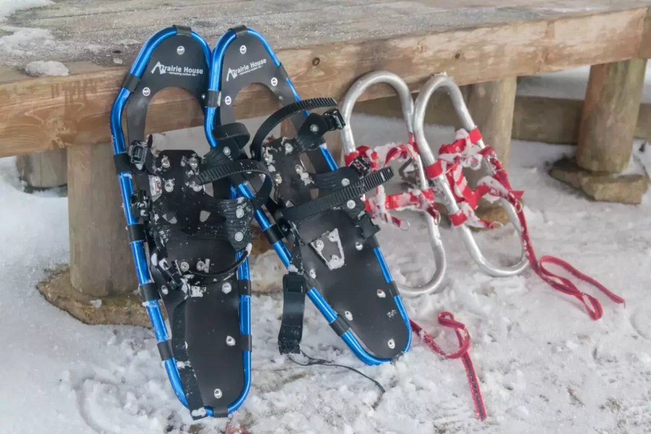 スノーシューとワカンで雪山ハイキング