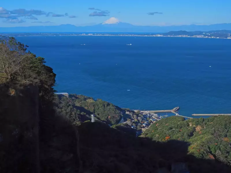 鋸山から望む富士山
3月 登山 関東