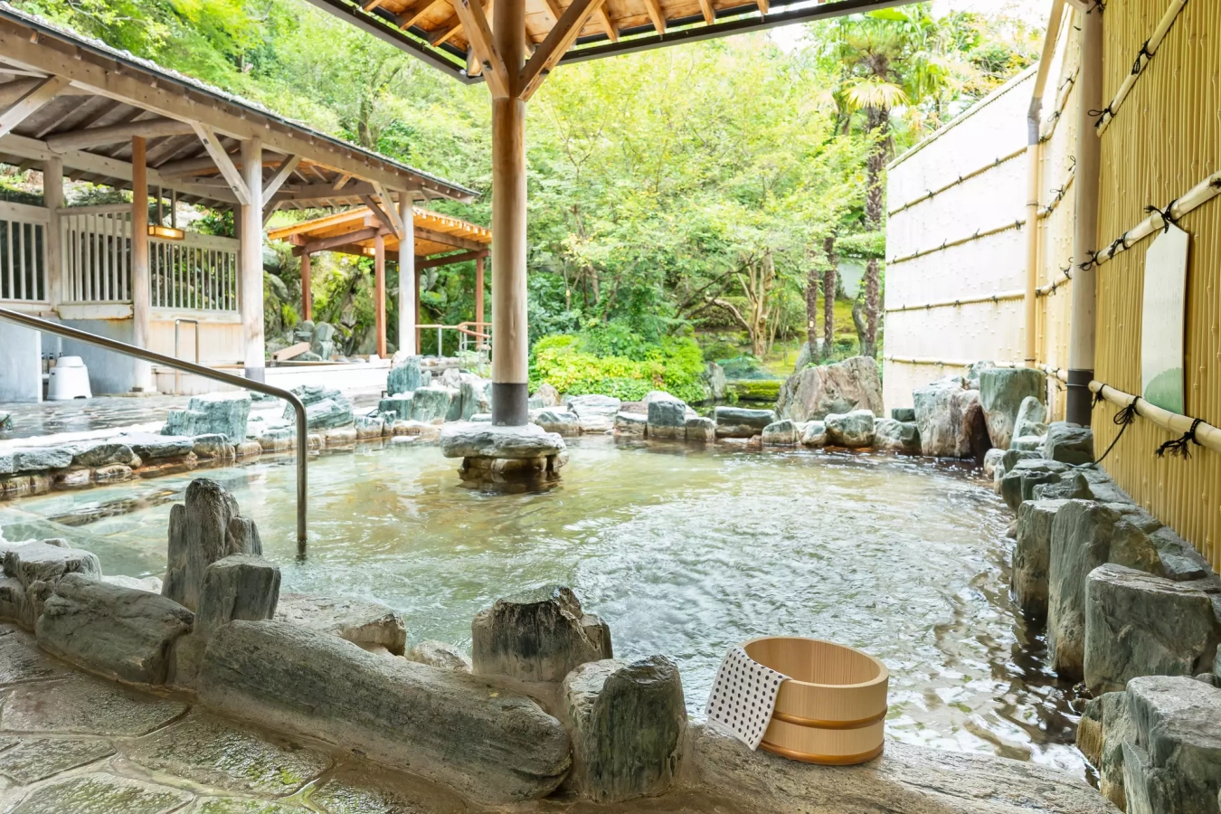 【東京近郊|登山×温泉】心も体もリセットする日帰りの山岳温泉旅5選