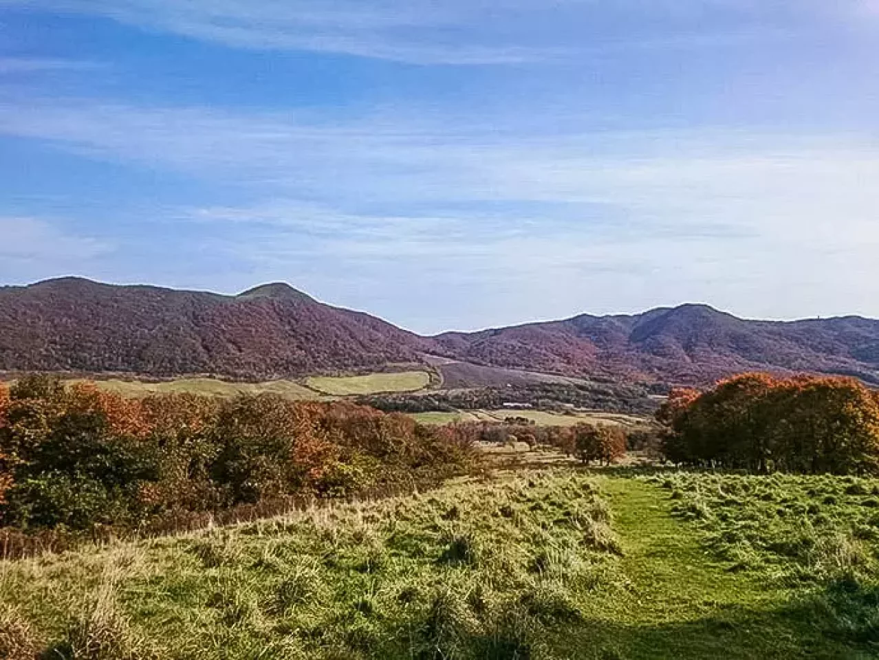 七時雨山のカルデラ景色