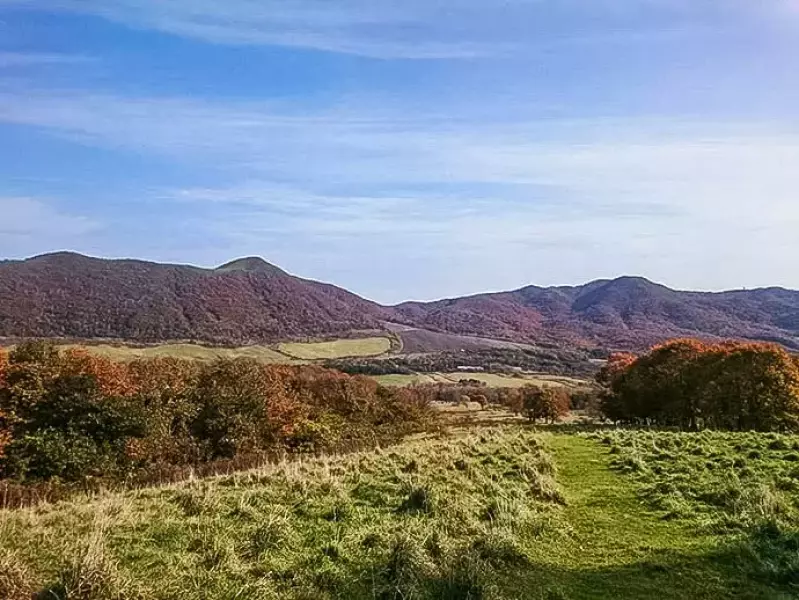 七時雨山のカルデラ景色