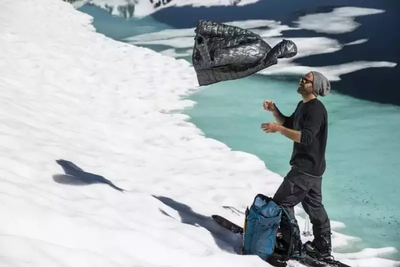 マイクロ・パフ・フーディ