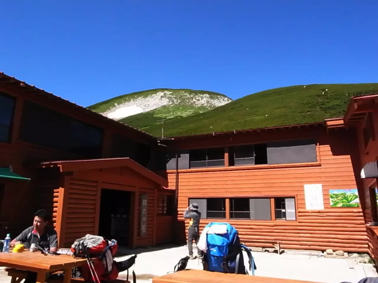 正しい日焼け対策で安全な登山