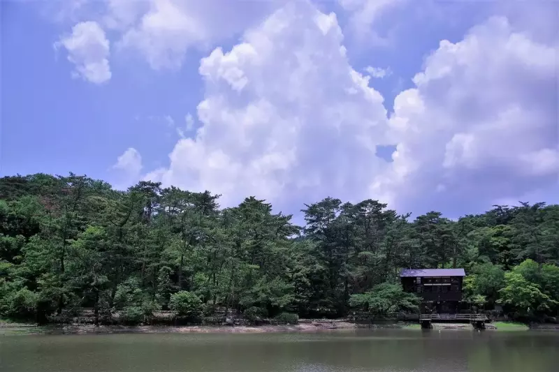 修法ヶ原(しおがはら)と呼ばれる池