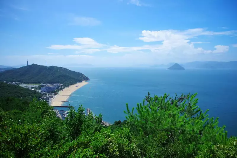 王子が岳から望む海の景色