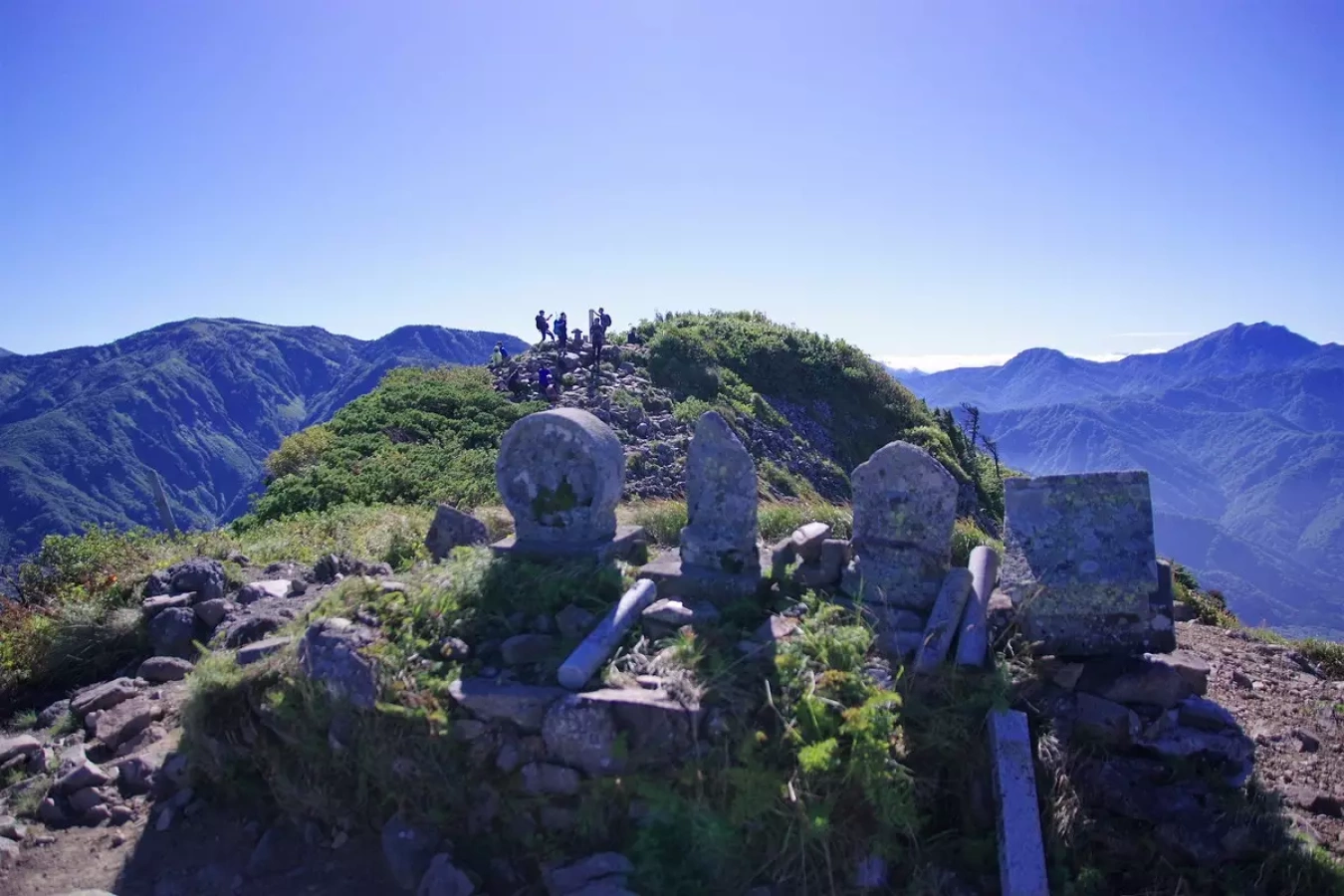 テーマで歩く山の旅 #05 雨飾山×女神の横顔