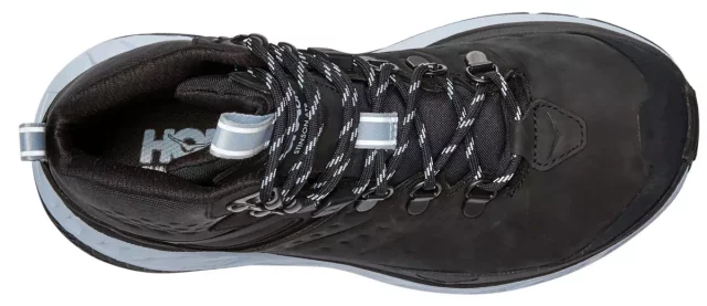 山道を走るパフォーマンスとライフシーンを融合したHOKA ONE ONE 山道を走るパフォーマンスとライフシーンを融合したHOKA ONE ONE