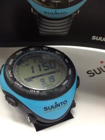 登山用時計スント ベクター限定色 山好きの仲間入りを感じるアウトドア 登山用時計スント ベクター限定色 山好きの仲間入りを感じるアウトドア