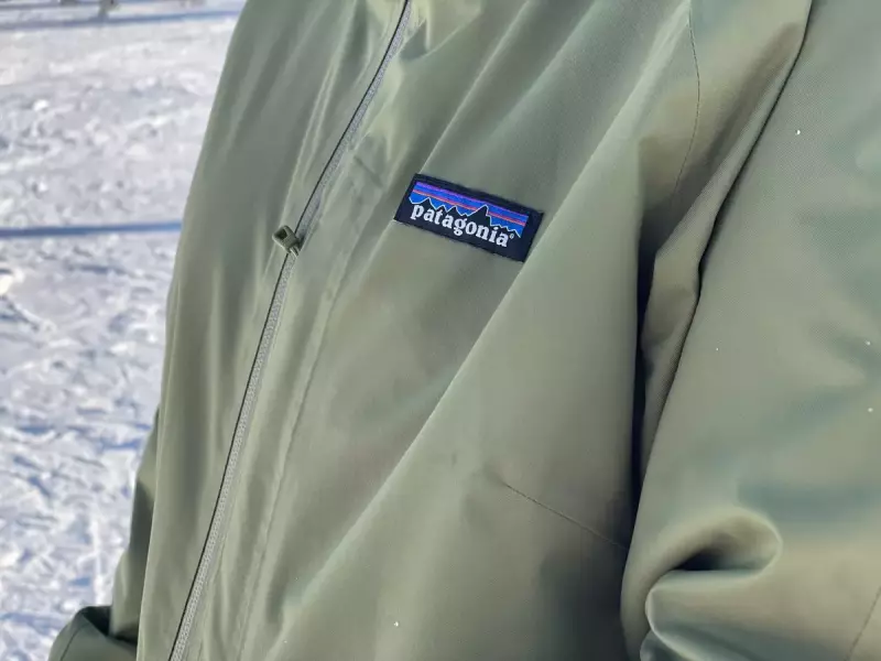 patagonia インサレーテッドスノーベル ジャケット パンツ セットアップ レビュー】耐候性万能なパタゴニアのレディーススキーウェア