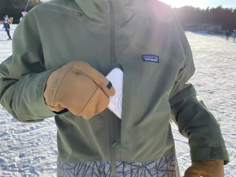 patagonia インサレーテッドスノーベル ジャケット パンツ セットアップ レビュー】耐候性万能なパタゴニアのレディーススキーウェア
