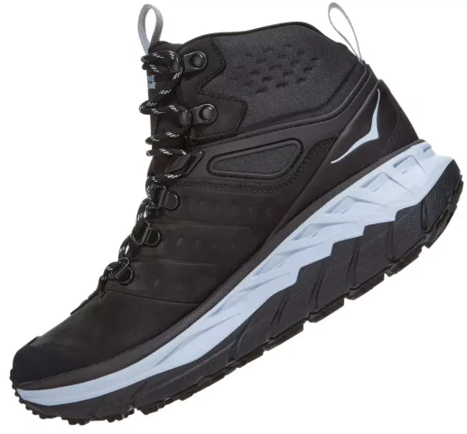 山道を走るパフォーマンスとライフシーンを融合したHOKA ONE ONE 山道を走るパフォーマンスとライフシーンを融合したHOKA ONE ONE