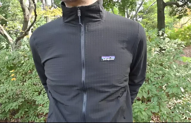 秋冬のミッドレイヤーにおすすめのパタゴニア『R1テックフェイス 秋冬のミッドレイヤーにおすすめのパタゴニア『R1テックフェイス